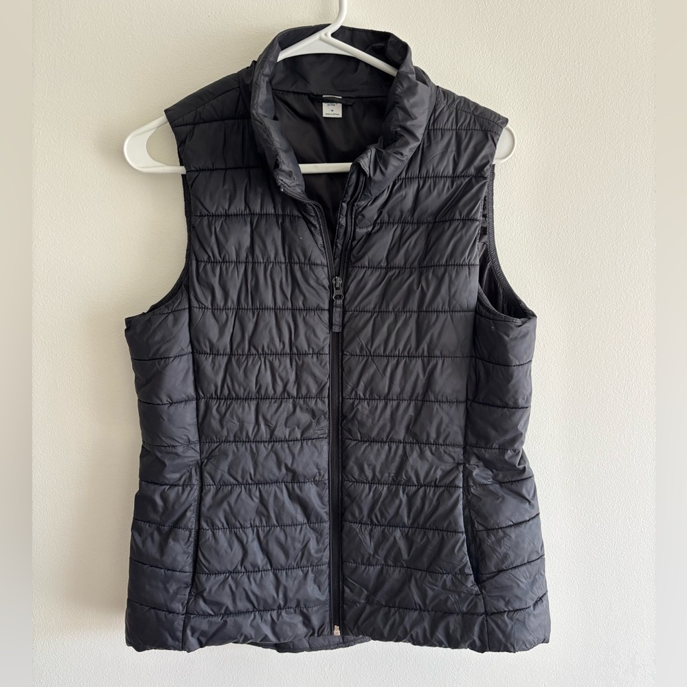 Old Navy Active Women’s Black Vest - Size: Medium